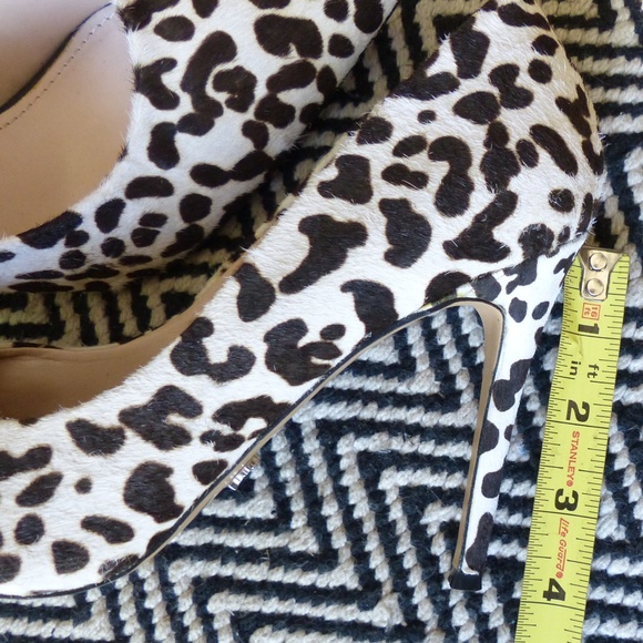 New VS Cheetah Heels - Picture 6 of 7
